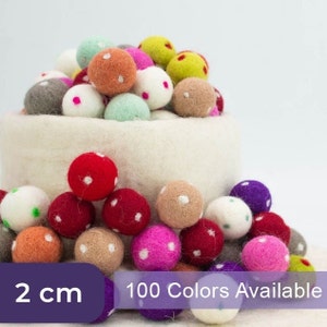 2cm Großhandels-Bulk-Tupfen-Filz-Pom-Poms, handgenadelte Filzkugeln für festliche Dekor-Verzierungen: Beginnt mit 100 Stück