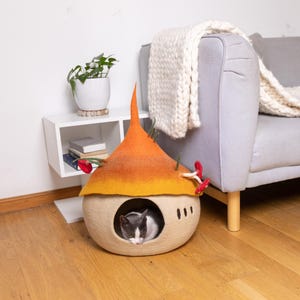 Handmade Mushroom Wool Felt Cat Cave | Modern Cat Furniture | Wool Cat Cocoon | Aesthetic Cat House | Eco-Friendly Cat Bed