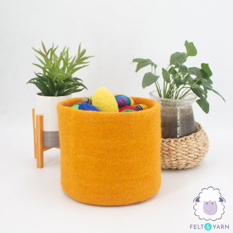 Handmade Wool Felt Solid Color Basket Wool Storage Basket, Mini Storage Bin Felt Sorting Bowls for Kids Waldorf Education Toy #87 Gold