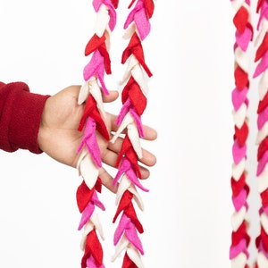 6ft rosa Valentinsgirlande | Filz Valentinstag Girlande | Filz Valentinstag Dekoration | 100% Wolle und ethisch handgefertigt | KOSTENFREIER VERSAND