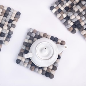 20x20cm Felt Ball Trivet | 100% Wool Handmade Hot Pot Pad, Fair Trade Tea Accessory