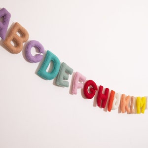 8 cm / 10 cm Letras de fieltro cosidas en mayúsculas a granel / Comercio justo / Hecho a mano / ENVÍO GRATIS