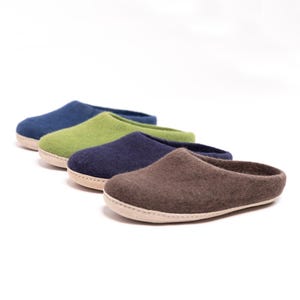 KUUMA - Eco-Friendly Felted Men&#39;s Slippers - Nature-Inspired Tones | Cozy Felt Slippers | Gifts for Him | Handcrafted Warm Wool Slippers