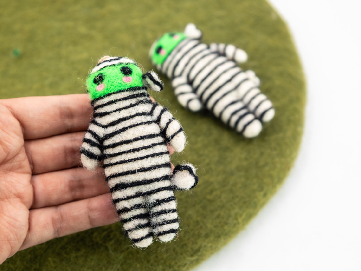 10cm ハンドメイド 不気味でかわいいフェルトミイラオーナメント