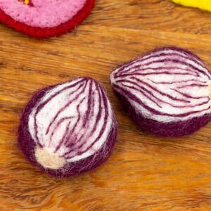 Wool Felt Onion for Nursery Playroom Decor Crafts - Woodland nursery toys: Felt and Yarn