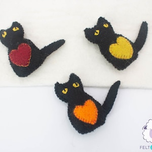 7x4.5cm Felt Black Cat with Heart Halloween Ornament | Spooky Wool Cat Ornaments | Halloween Felt Garland | Felt Halloween Decor