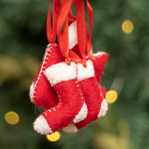 genähte Filz Weihnachtsstrumpf Ornamente | Hängende Ornamente für Weihnachtsbaumschmuck | Gefilzte Weihnachtsformen