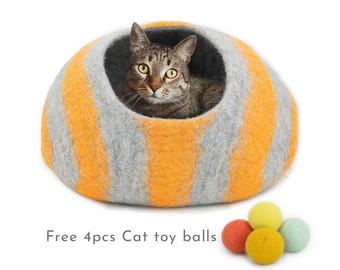 Handgemaakt grijs en oranje gestreept vilten kattenhuis Cocoon for Sustainable Living
