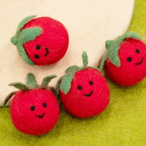 Handgefertigte Smiley Tomate aus Wollfilz (5cm) - Fair Traded / kostenloser Versand