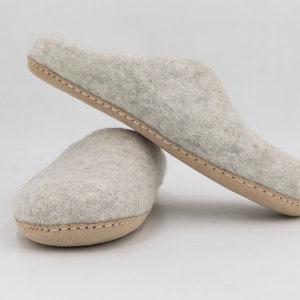 Handmade Marbled Tan Wool Felted Shoes Slippers for Office Slippers for Home image 3