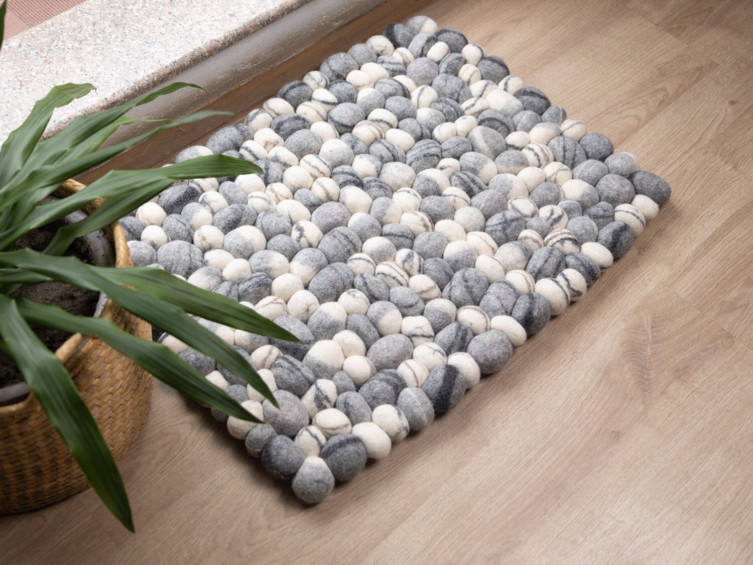 VivaTerra River Rock Floor Mat - White