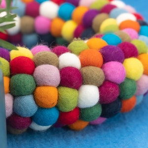 Wool Felt Ball Wreath With Hand Felted Multicolor Pom Pom Balls For Christmas Door Decorations: Fair Trade & Ethically Made in Nepal imagem 8
