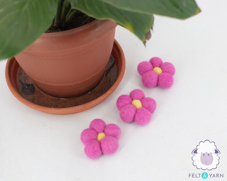 20 Pcs of Wool Felt Ball Flowers Hand Felted Colorful Daisies Etsy