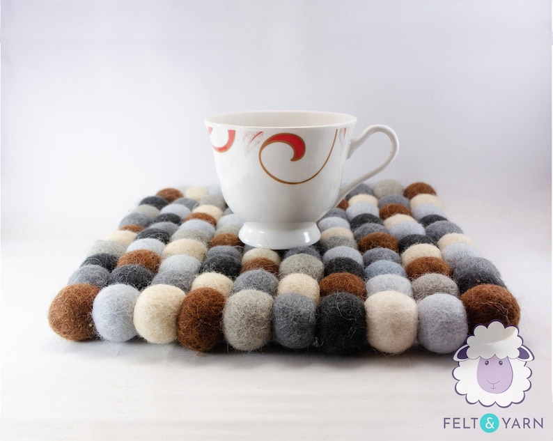 feltnyarn Felt Pom Pom Trivet - Thumbnail 2