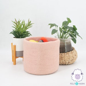 Handmade Wool Felt Solid Color Basket Wool Storage Basket, Mini Storage Bin Felt Sorting Bowls for Kids Waldorf Education Toy #82 Blush