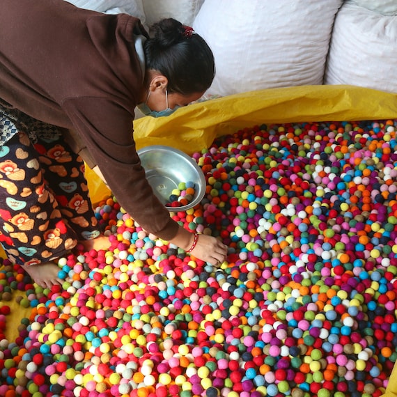 100% Wool Felt Balls - 100 Pieces | Hand-Felted Pom Poms | Pure Wool Beads  | Felt Ball DIY (20mm, Mixed Color)