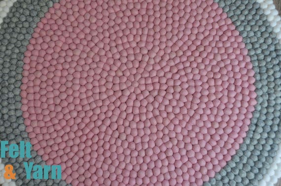 Rond De Rose Gris Relié Avec Des Tapis De Feutre Blanc Tapis De Feutre Ball Tapis De Balle De Feutre Feutre Tapis Tapis De Pompon Teppich Rund