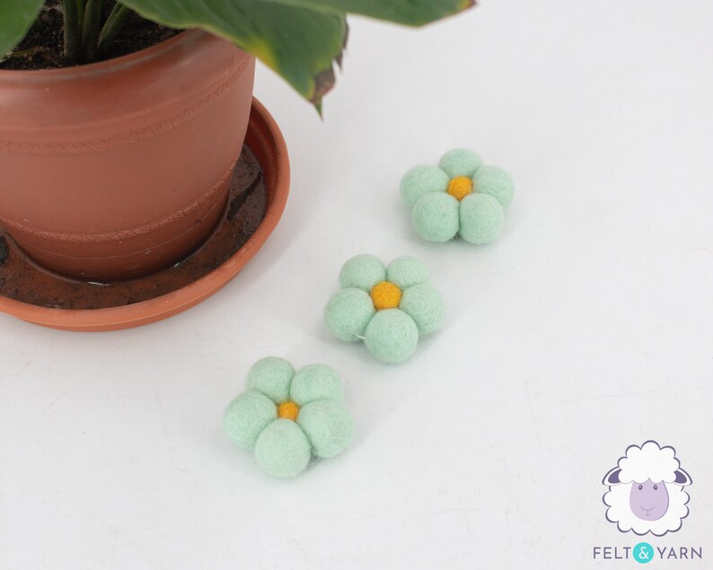20 Pcs of Wool Felt Ball Flowers Hand Felted Colorful Daisies Etsy