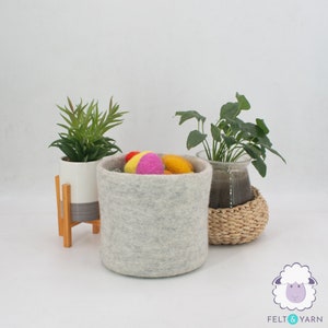 Handmade Wool Felt Solid Color Basket Wool Storage Basket, Mini Storage Bin Felt Sorting Bowls for Kids Waldorf Education Toy #99 Delta