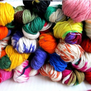 Fio de lã grosso e fino fiado à mão para projetos de tricô manual ou artesanato DIY | Fio de lã grosso | Fio Tingido à Mão | Fio de Lã Merino