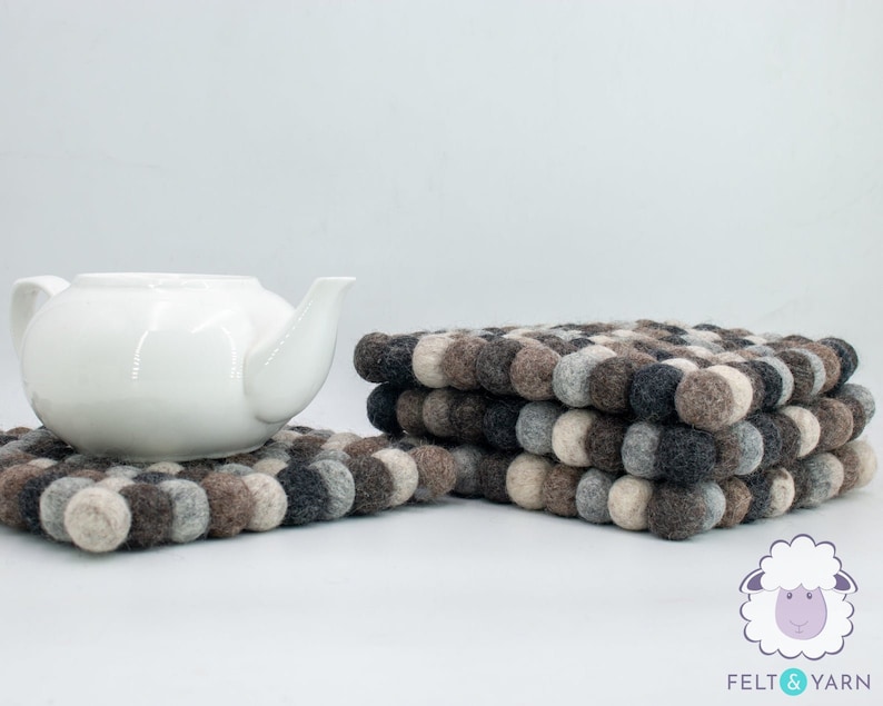 feltnyarn Felt Pom Pom Trivet
