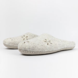 Light Grey Boiled Wool Felt Indoor House slippers with Flower Design