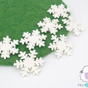 Grey and White Felt Snowflakes Mix, 30 Die Cut Felt Snowflakes, Felt  Snowflake Shapes, Small Snowflake Pack, Felt Embellishments Craft Pack 