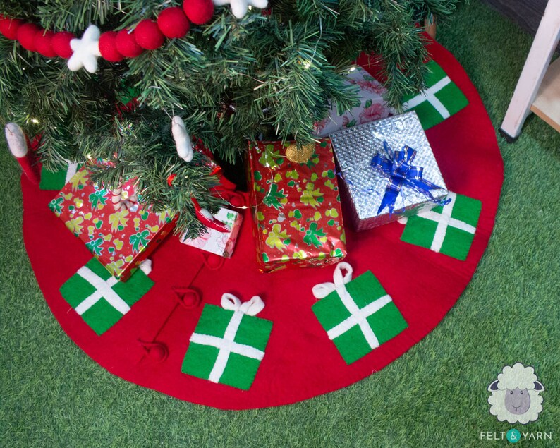 Wool Felt Tree Skirt With Gifts Hand Felted Tree Skirt Etsy