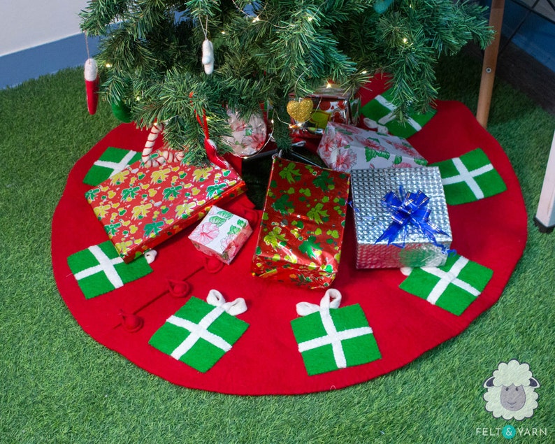 Wool Felt Tree Skirt With Gifts Hand Felted Tree Skirt Etsy