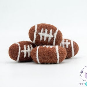 100 Stück - 6cm Wollfilz American Football /Kostenloser Versand, Fair Trade & Handgemacht