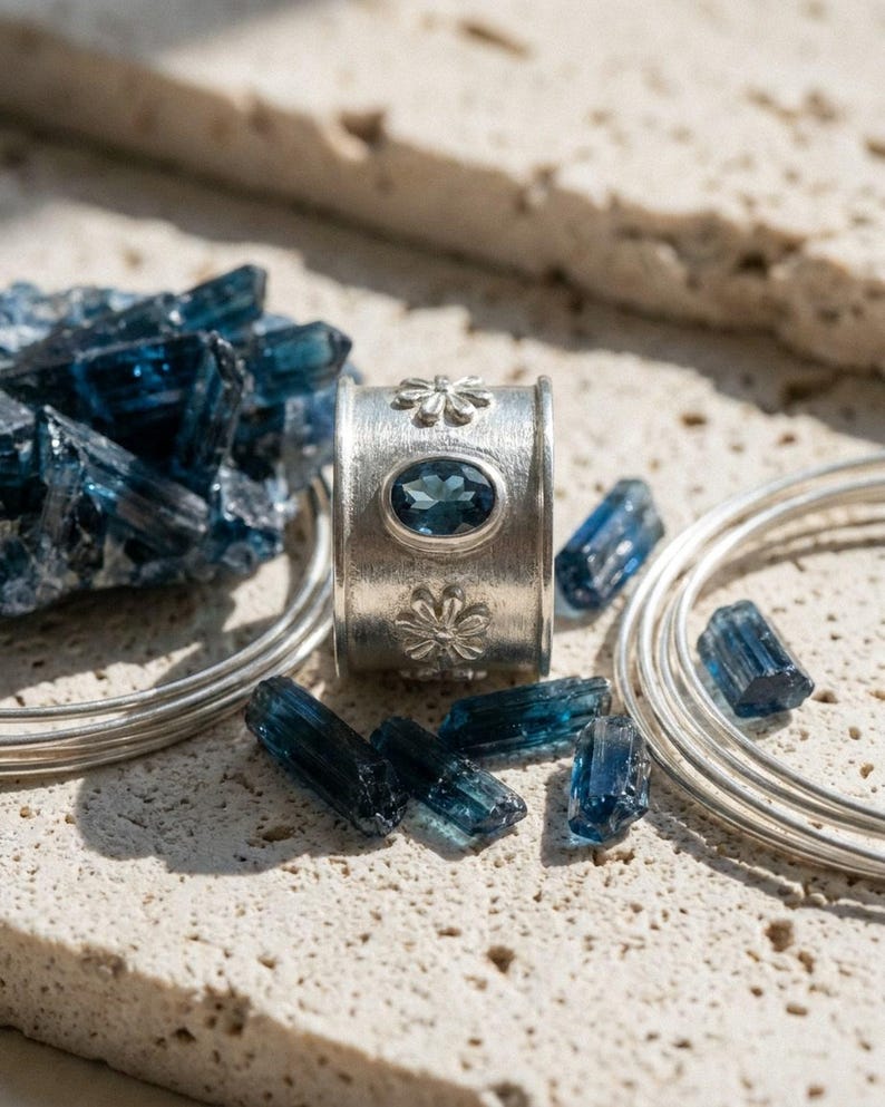 Anillo de topacio azul de plata de ley 925, anillo ajustable hecho a mano con filigrana para mujer, anillo llamativo con piedra azul, regalo de joyería artesanal de plata imagen 5