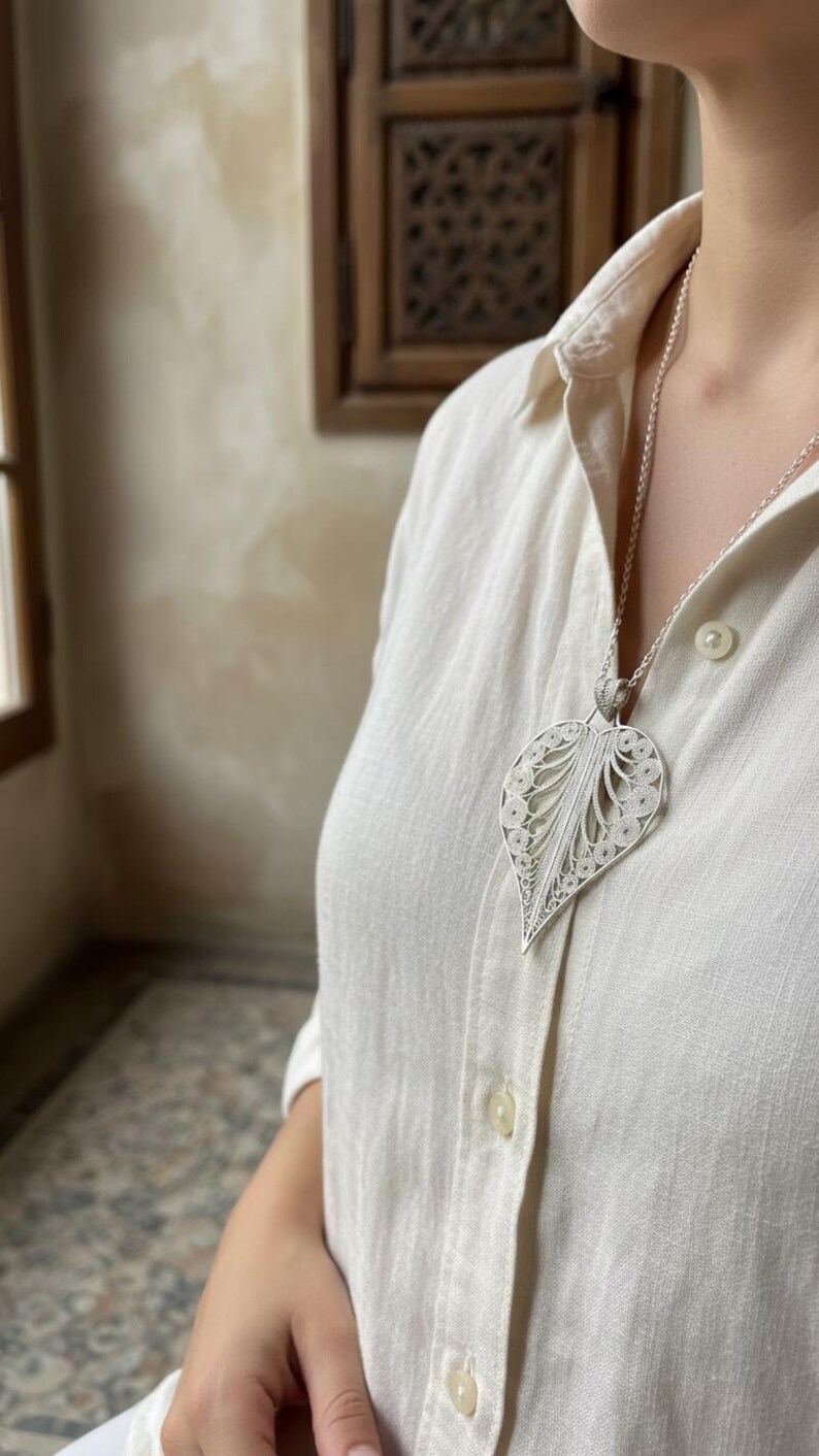 Liefdesknoopketting van 925 sterling zilver, handgemaakte filigraan hartvormige hanger, romantische ketting voor haar, jubileumcadeau, handgemaakte sieraden afbeelding 5