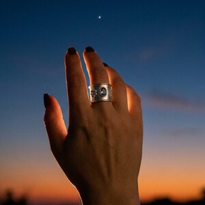 Anillo de topacio azul de plata de ley 925, anillo ajustable hecho a mano con filigrana para mujer, anillo llamativo con piedra azul, regalo de joyería artesanal de plata imagen 7