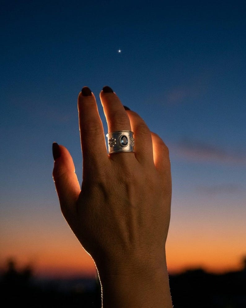 Anillo de topacio azul de plata de ley 925, anillo ajustable hecho a mano con filigrana para mujer, anillo llamativo con piedra azul, regalo de joyería artesanal de plata imagen 7