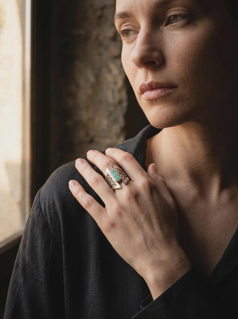 Anillo de piedra turquesa en plata de ley 925, anillo de filigrana hecho a mano para mujer, delicado anillo de piedra preciosa, regalo único de joyería artesanal de plata imagen 2