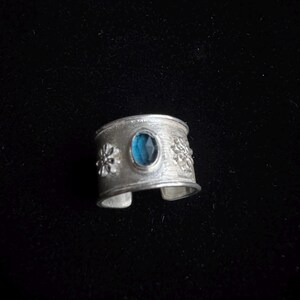 Anillo de topacio azul de plata de ley 925, anillo ajustable hecho a mano con filigrana para mujer, anillo llamativo con piedra azul, regalo de joyería artesanal de plata imagen 10