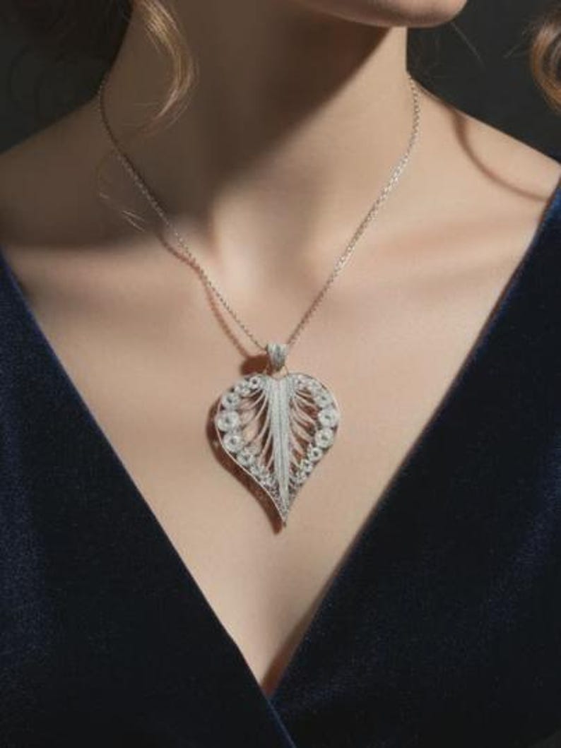 Liefdesknoopketting van 925 sterling zilver, handgemaakte filigraan hartvormige hanger, romantische ketting voor haar, jubileumcadeau, handgemaakte sieraden afbeelding 3