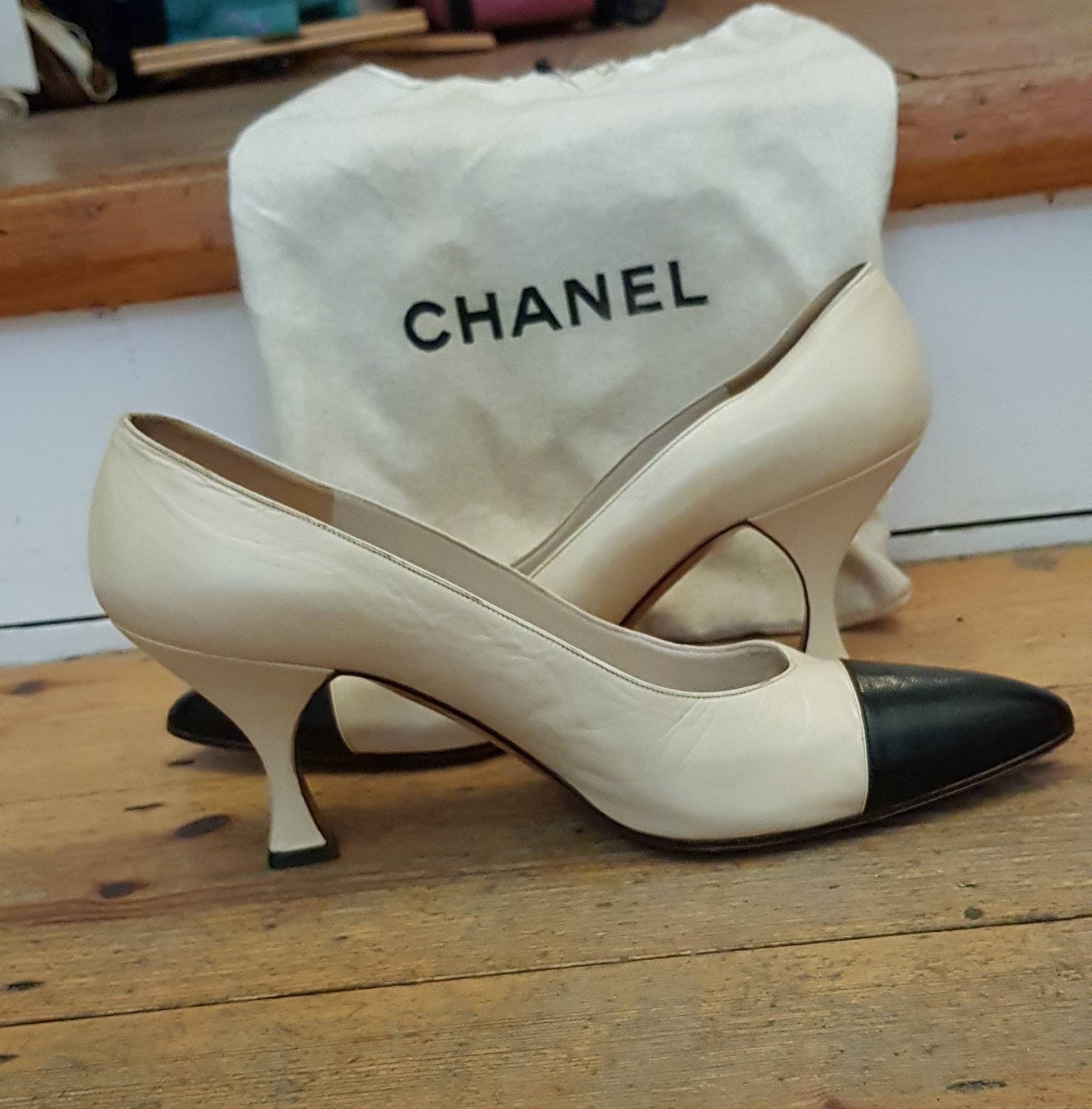 Classic Vintage CHANEL 90s Two Tone Leather Court Shoes Louis 