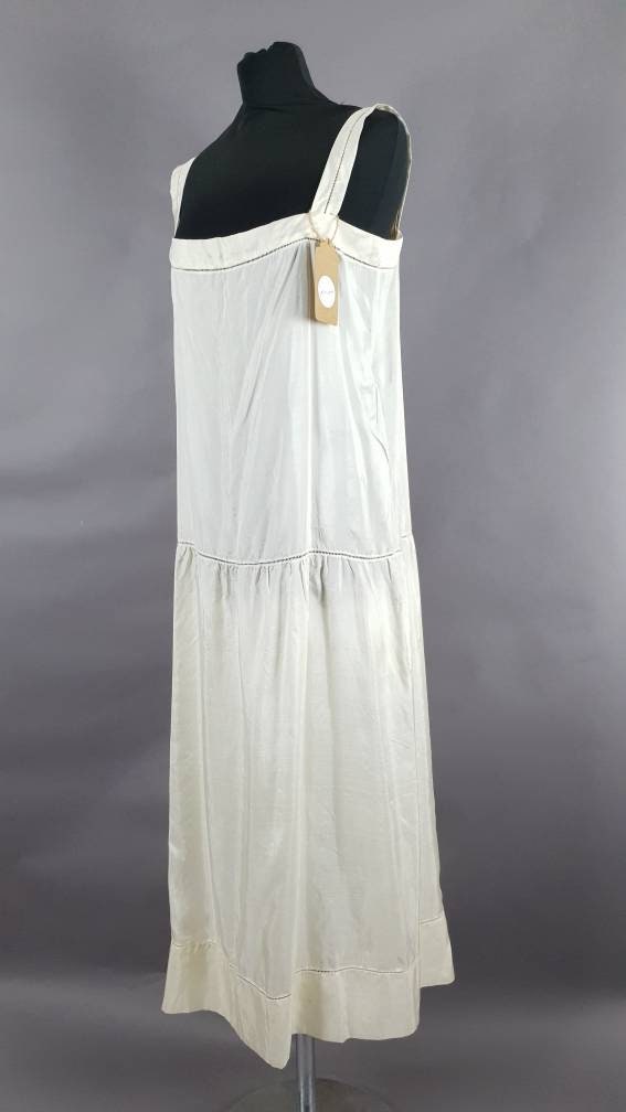 simple 1920s dress