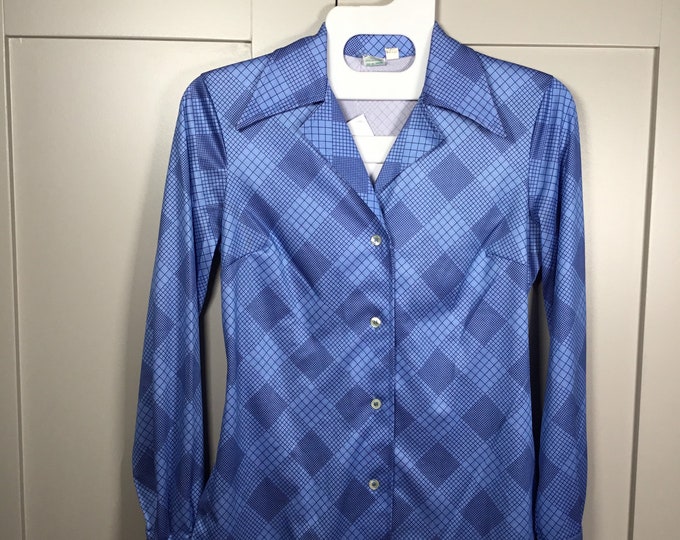 Vintage 1970s 70s Blue Geometric Polyester Disco Blouse with Dagger Notched Collar  M