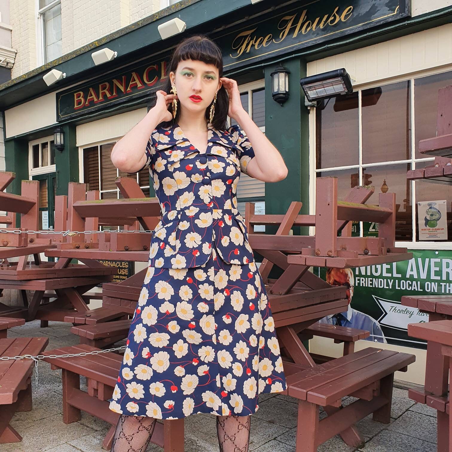 Image of Stunning S S Does S Style Floral Poly Crepe  Piece Bus Stop Blouse & Skirt Co-Ord Double Collar Puff Sleeve S