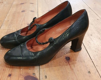 Vintage 1960s Russell and Bromley Leather Round Toe mid heel Mary Jane Plait Style court Shoes UK 4 to 4 1/2