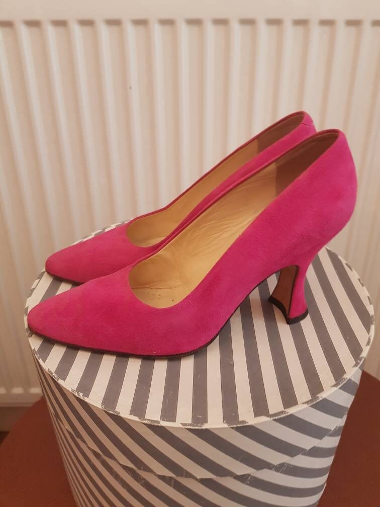Hot Pink vintage 90s High Louis Heel Court Shoe in Italian