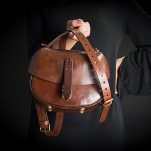 Sac à main Saddle en cuir tanné végétal, sac à main bandoulière original fait main, sac en cuir de luxe, fourre-tout en cuir végétal marron, sac personnalisé