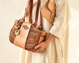 Luxury Handcrafted Basket in Natural Wicker and Genuine Leather