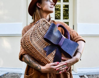 Wicker Basket Bag: Handmade Willow Picnic Basket with Leather Bow