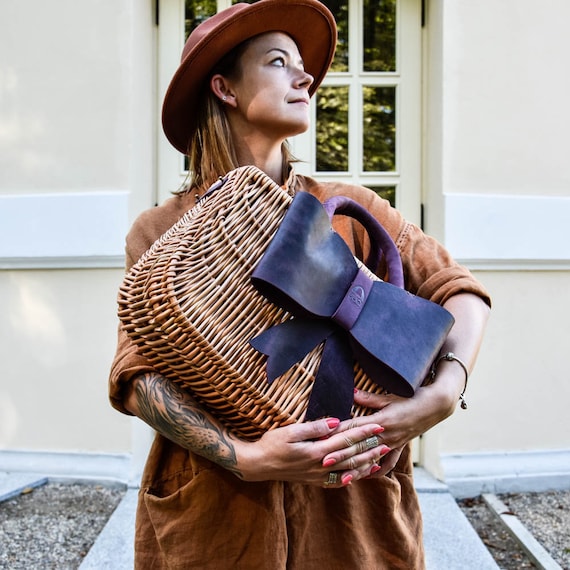 Wicker Basket Bag: Handmade Willow Picnic Basket with Leather Bow