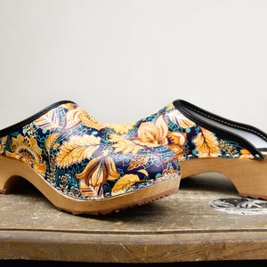 New women clogs handmade flower shoes wood wooden clogs leather sandals platform sandals gift high heel shoes platform wood gift image 8