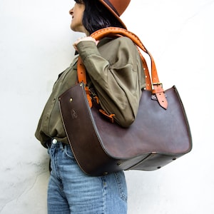 Sac marron Sac fourre-tout en cuir pochette sorcière Sac Ladybuq fait main Sac à main zippé hobo boho vintage marron et orange