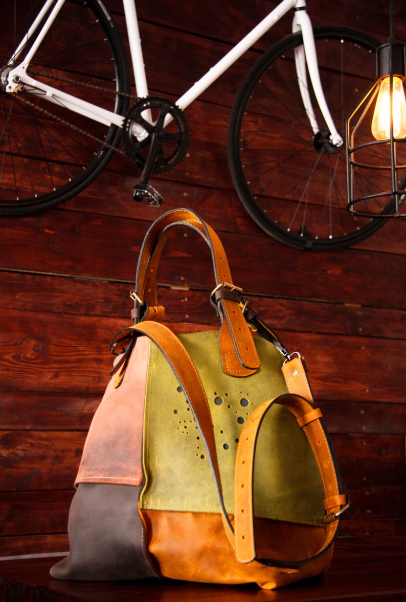 Colorful handbag with detachable shoulder strap